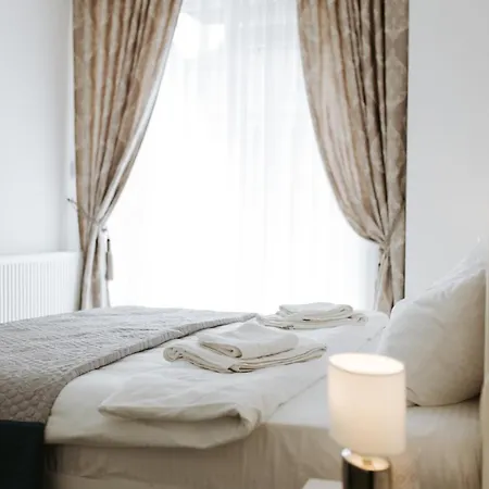Kings Apartment *